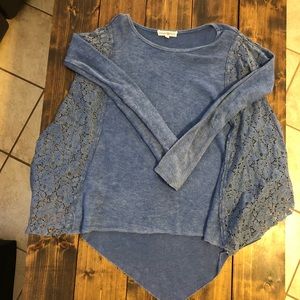 😺3 for $20😺 Lace and cotton long sleeve top